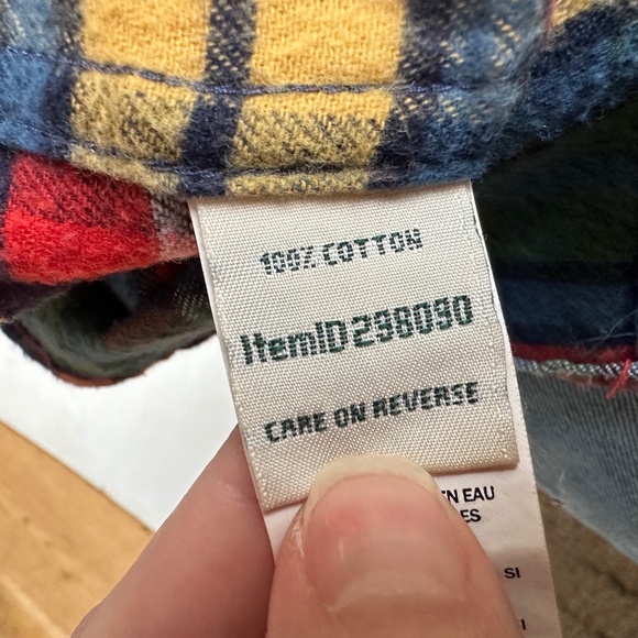 LL Bean Slightly Fitted Scotch Multicolored Plaid Flannel Shirt - Picture 7 of 7